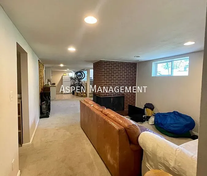 550 S 41st St — Photo 12