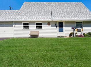 107 Hollow Rd, Levittown, PA 19056