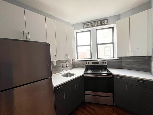 Rented by Premier One Realty LLC | media 15