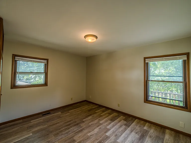 4363 Medina Dr — Photo 7