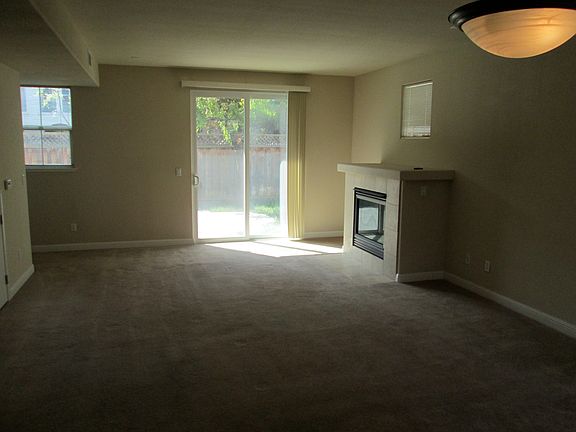 Living Family Room with Gas Fireplace