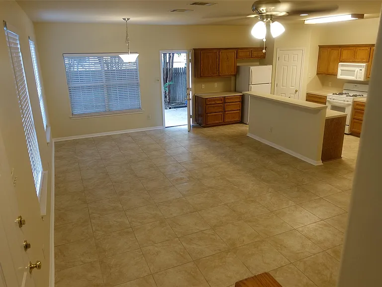 2928 Thrushwood Dr #A — Photo 38