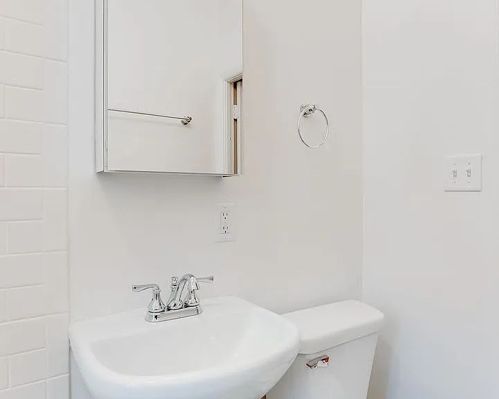 424 Smith — Photo 18