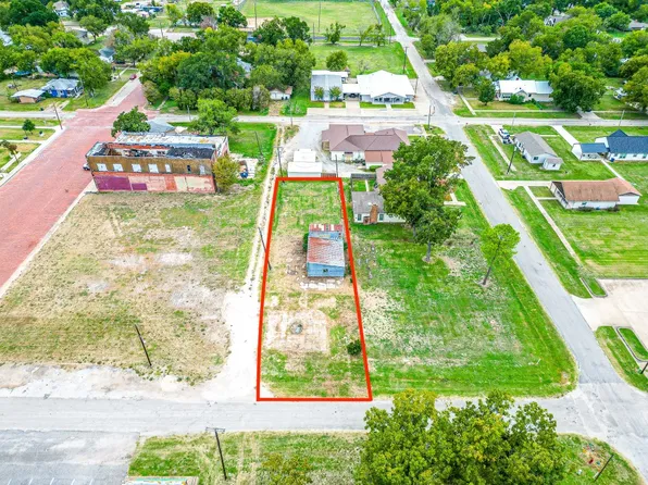 2 Southwest St, Kerens, TX 75144