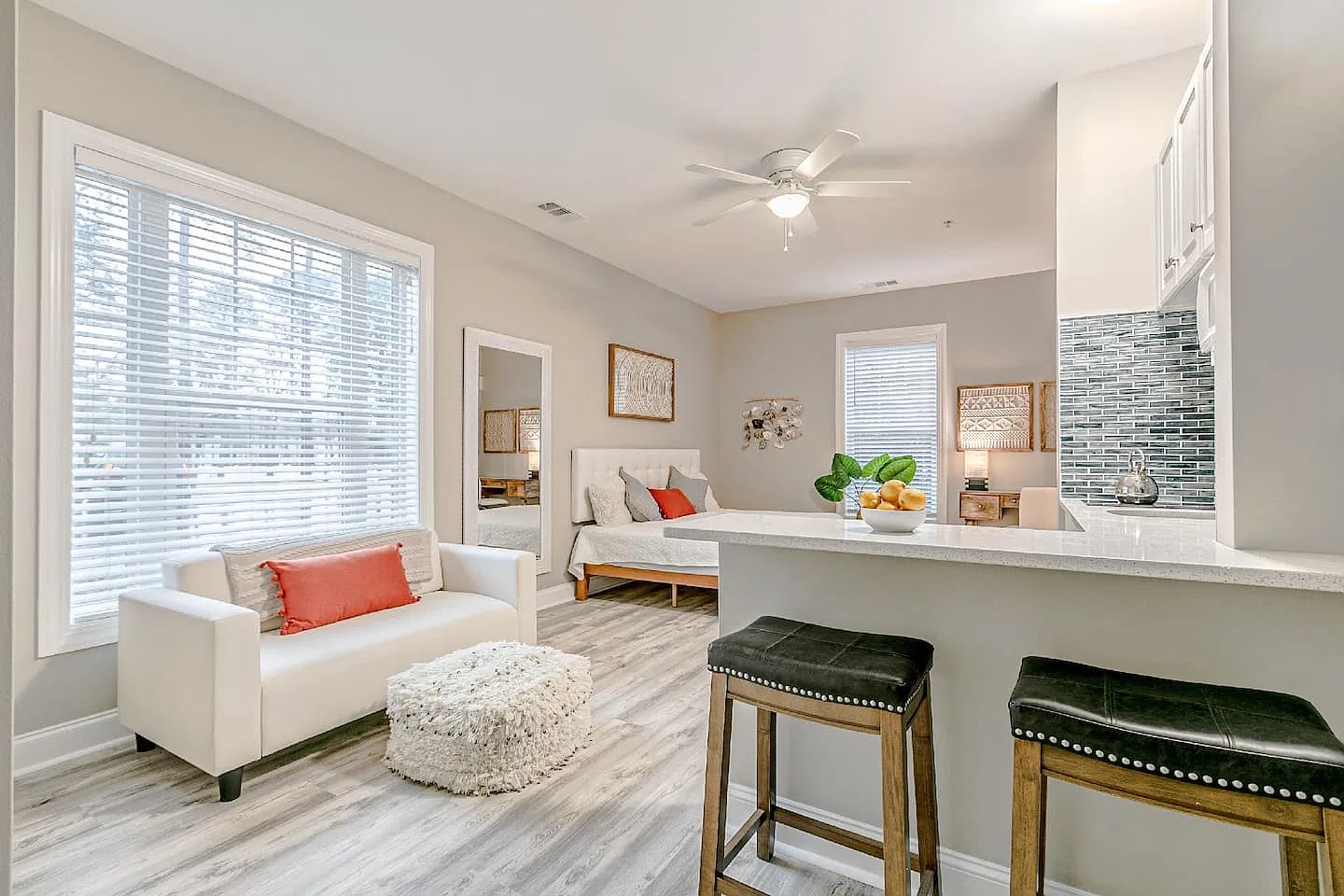 Studio, $2,385 — Photo 1