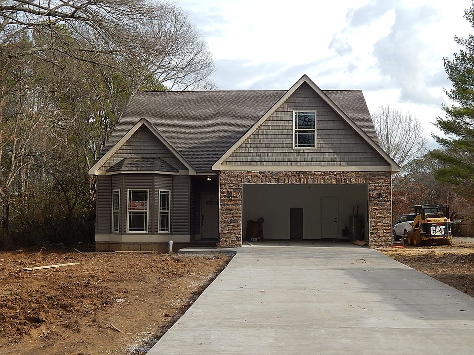 1st image of 1028 Grays Dr