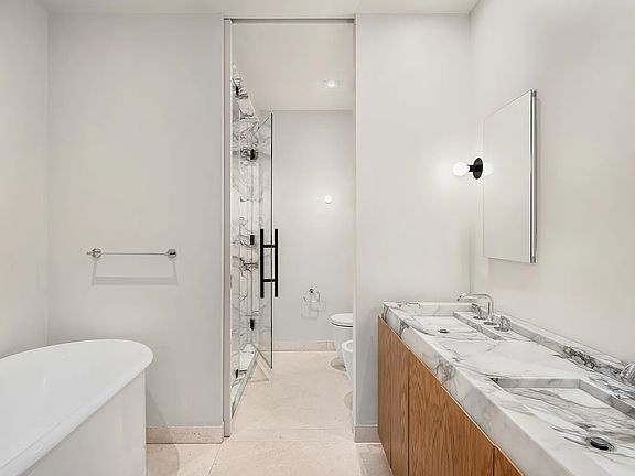 5th image of 80 Columbus Cir #71E