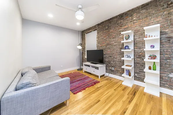 Rented by MNS | media 65