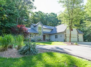 9800 Hanna Lake Ave SE, Caledonia, MI