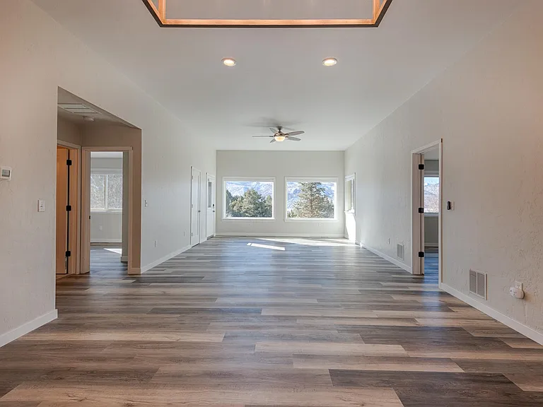 711 Terrace Dr — Photo 6