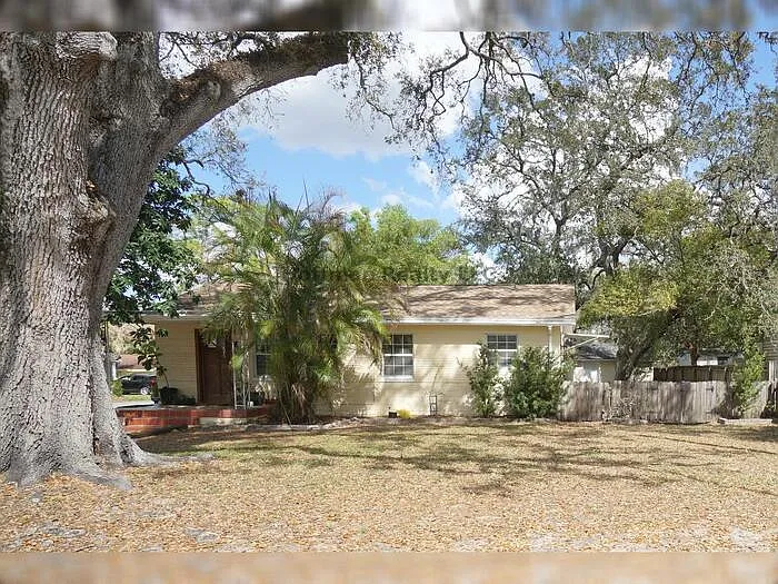Building Photo - 5611 N McKay Ave