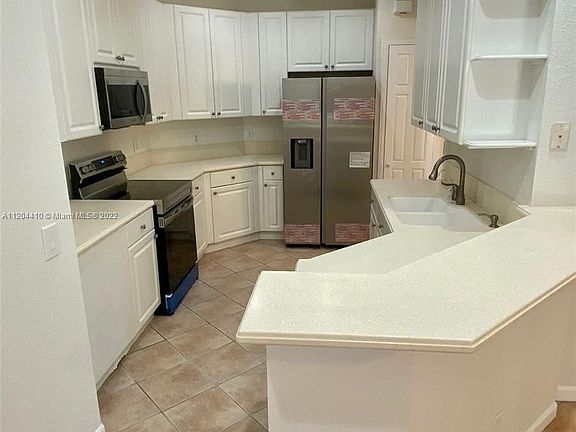 3rd image of 1222 Golden Cane Dr