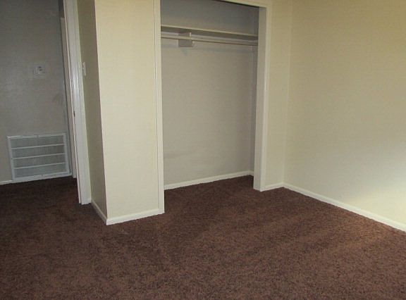 3rd image of 4001 Redwood Dr