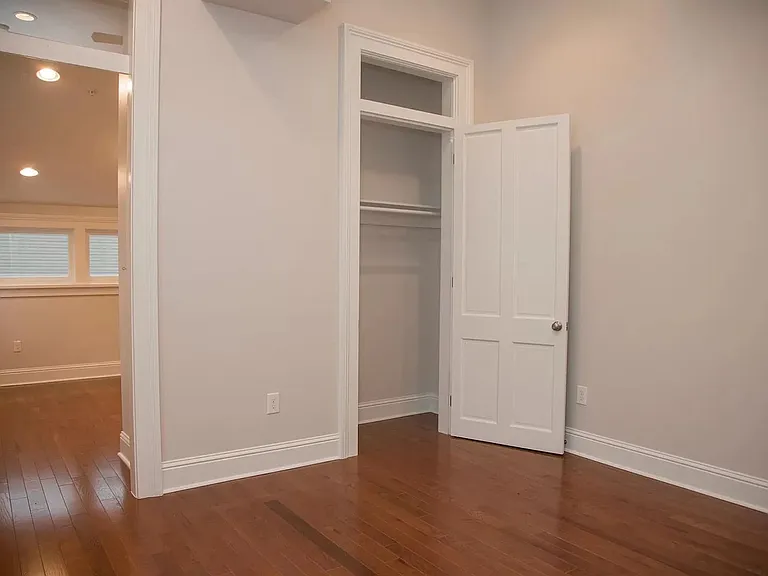 3200 Banks St — Photo 15