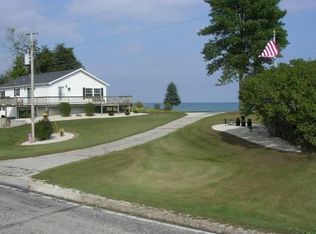 13213 Lakeshore Rd, Two Rivers, WI 54241