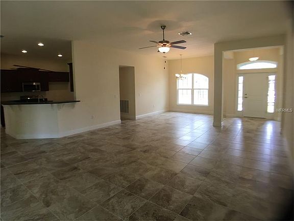 4th image of 41 Long Meadow Ln