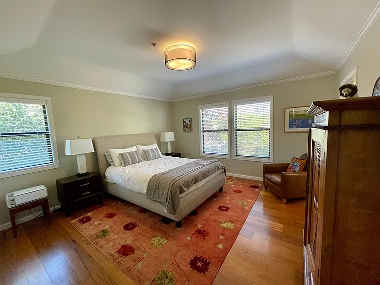 Samantha Ct — Photo 30