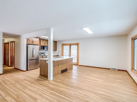 4th image of 2511 Stevens St