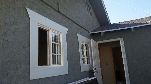 2nd image of 831 W 51st St