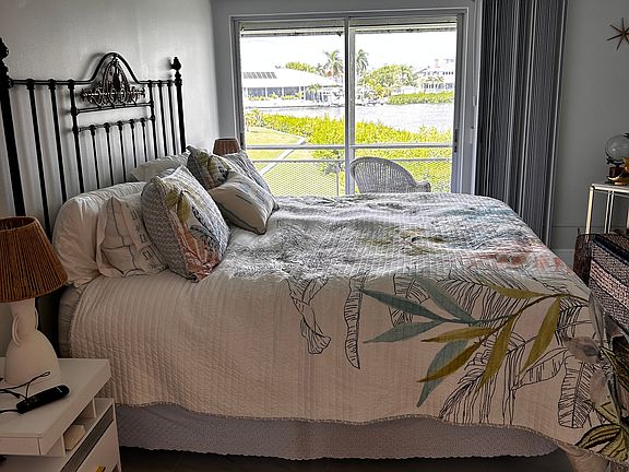 3rd image of 330 Kon Tiki Dr APT B4