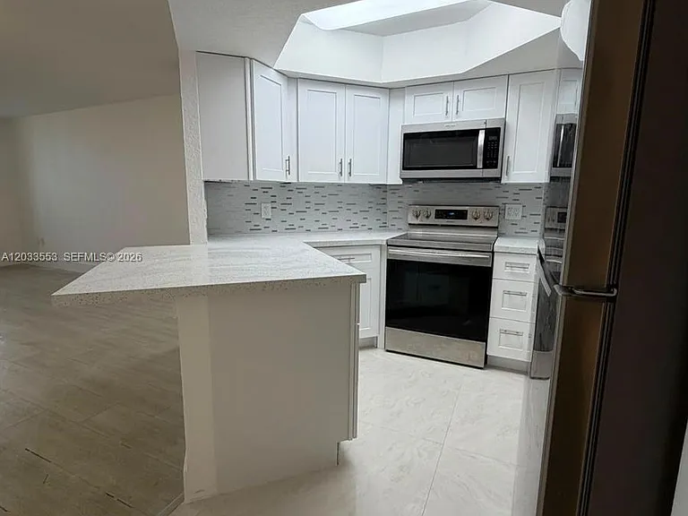 8235 Lake Dr #502 — Photo 2