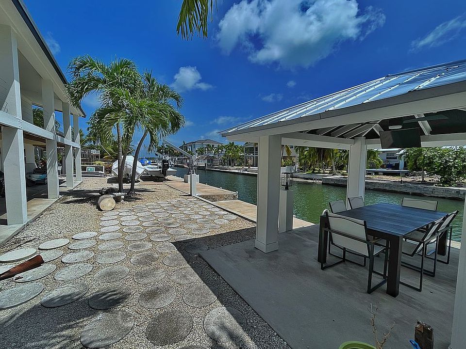2nd image of 7 Sapphire Dr