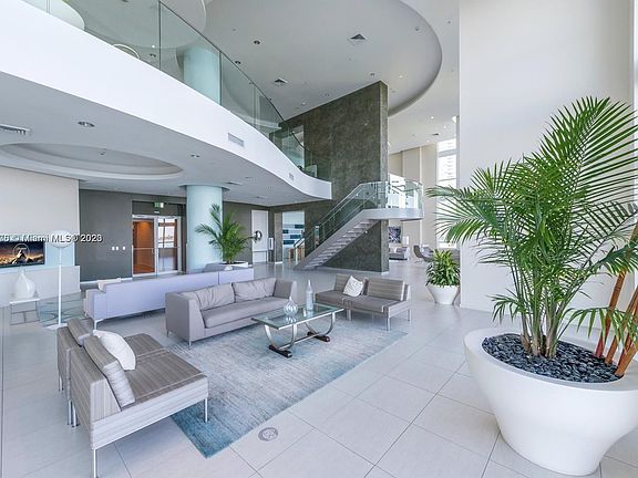 5th image of 1900 N Bayshore Dr APT 906