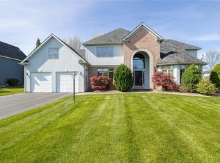 4 Dangelo Dr, Webster, NY 14580