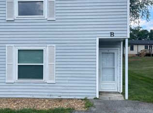 285 Countrie Dr, Christiansburg, VA 24073
