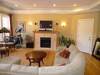 3rd image of 1112 W Pratt Blvd APT 3E