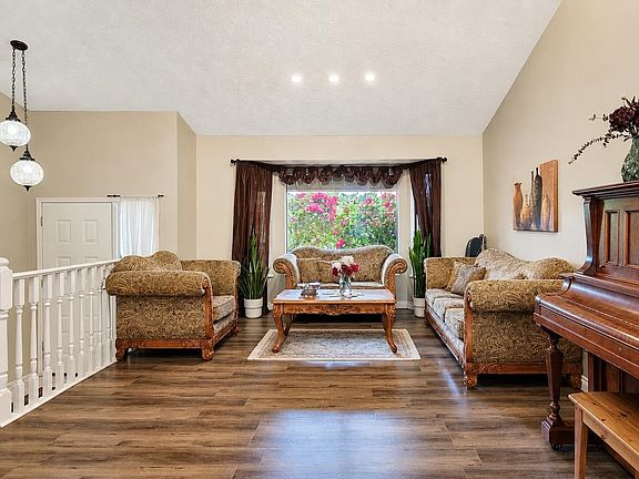3rd image of 2961 Walton Ave