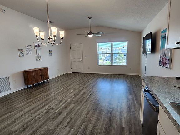 4th image of 1222 Eunice St