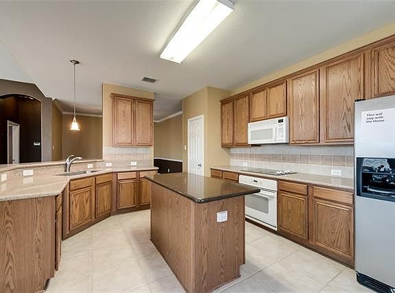 5th image of 3024 Baybreeze Dr