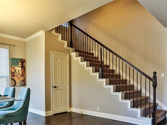 5th image of 116 Lyndhurst Dr