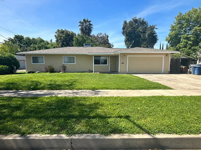 1935 V St — Photo 1