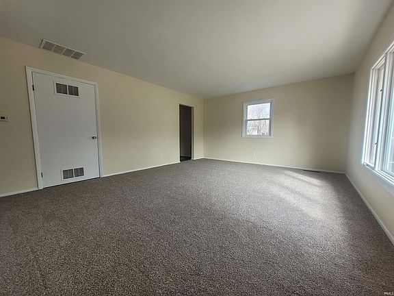 4th image of 2404 Bennett Rd