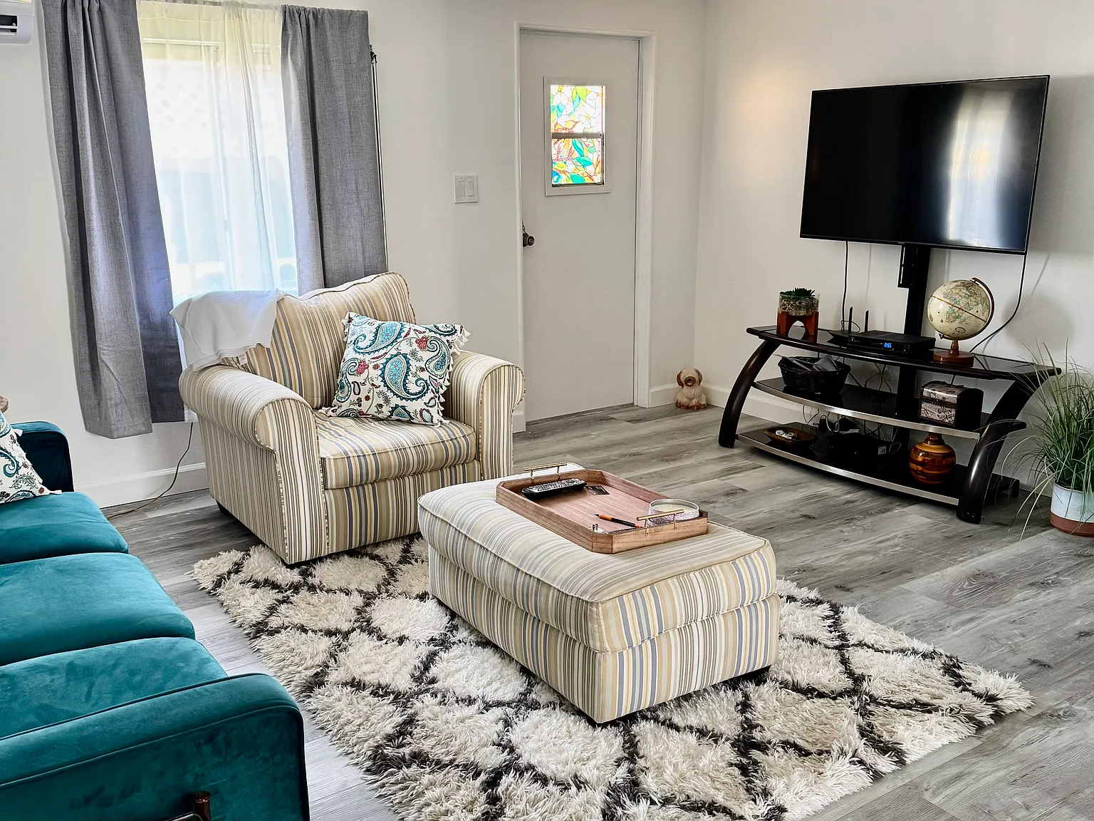 4420 Tucker Sq — Photo 3