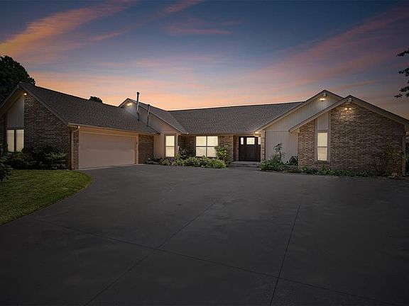 2nd image of 10020 Gramercy Dr