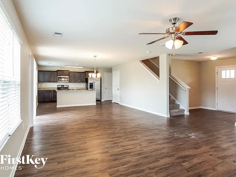 134 Rosegate Dr — Photo 2