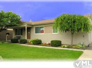 39031 Ironstone Dr, Sterling Heights, MI 48310