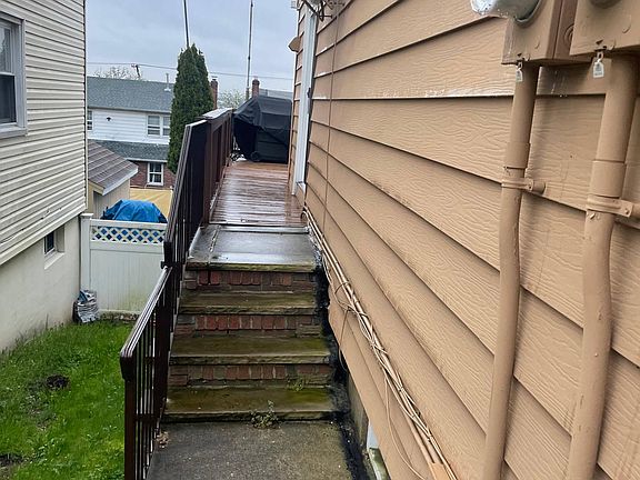 2nd image of 404 Farnham Ave Floor 1