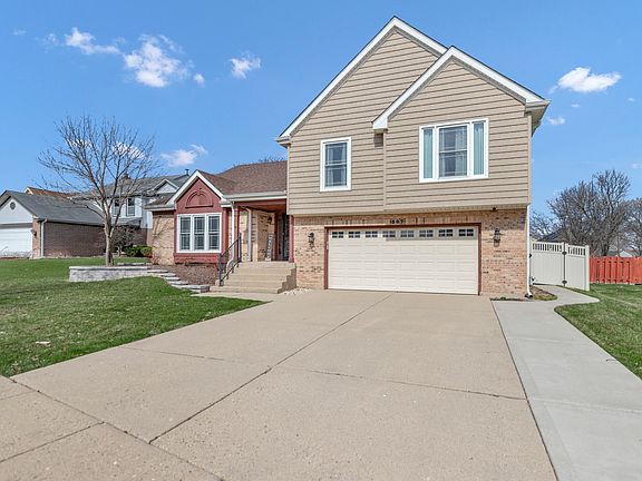 2nd image of 307 Orchard Ln