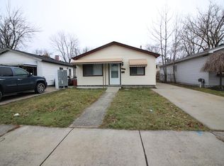 21813 Rosedale St, St Clr Shores, MI 48080