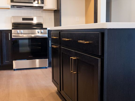 5th image of 151 Larkin Way #305