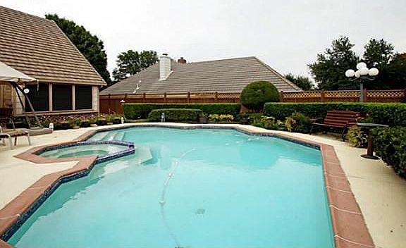 3rd image of 926 Wellington Dr