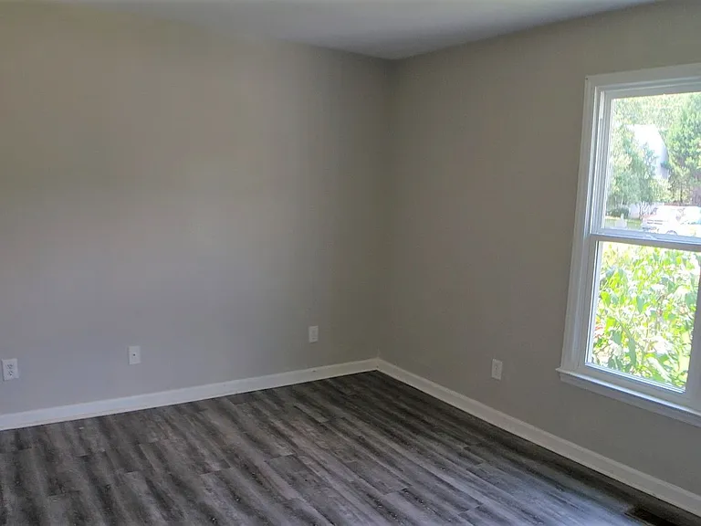 8378-8380 McGuire Dr — Photo 5