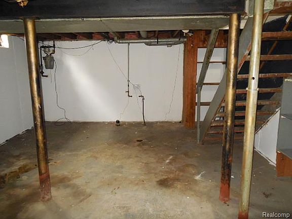 2nd image of 19339 Wyoming St