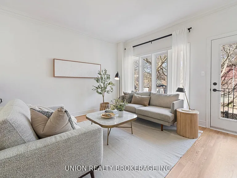 59D Woodbine Ave — Photo 17
