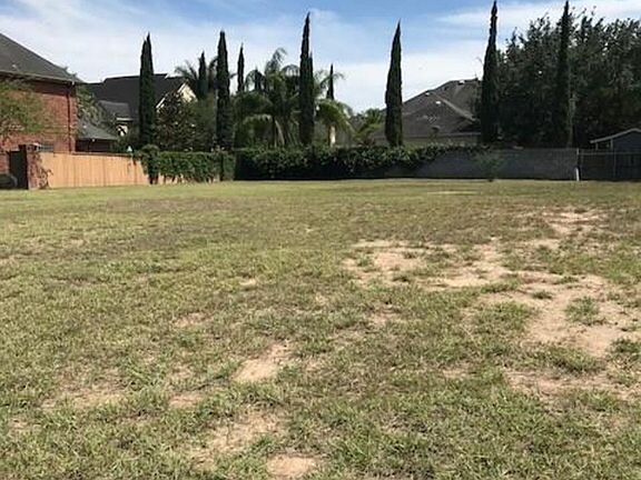2nd image of 207 Valencia Dr