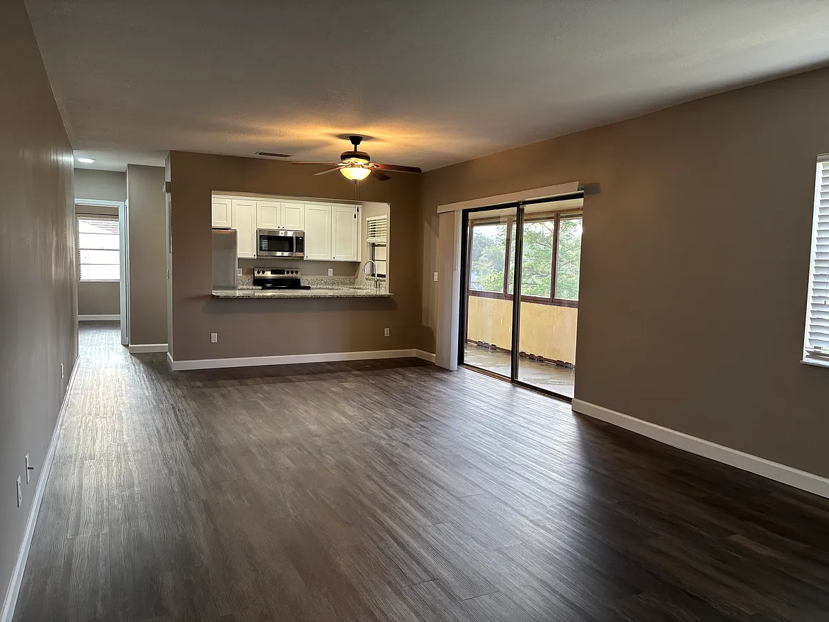 Building Photo - 3437 E Fort King St #221
